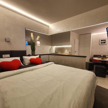Chill Toronto Apartment เบียวิสตอก ภายนอก รูปภาพ