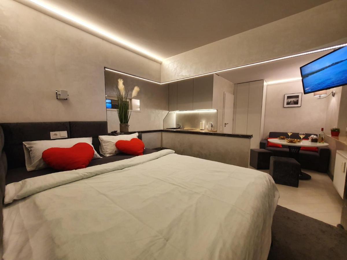 Chill Toronto Apartment เบียวิสตอก ภายนอก รูปภาพ
